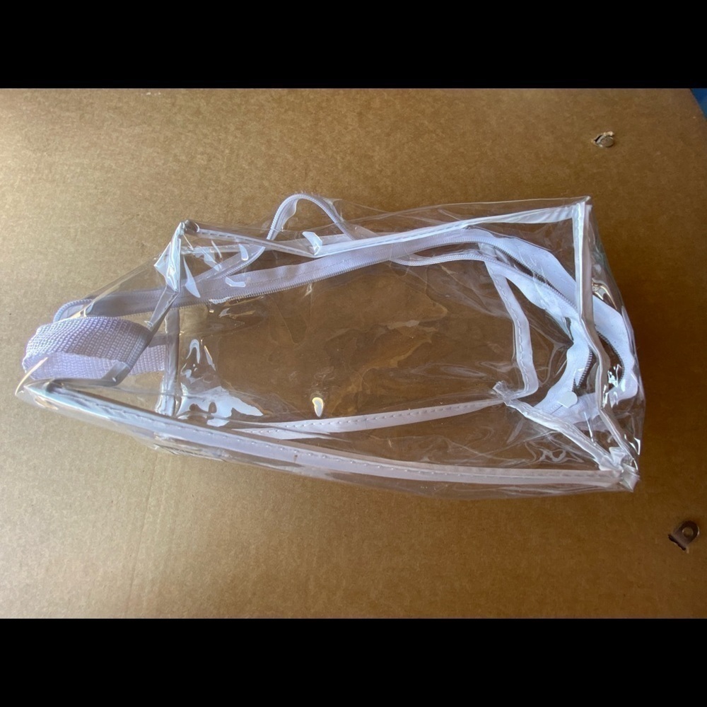 Plastic See Through Travel Bag/Makeup Bag - Picture 4 of 4